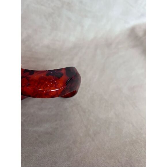 Vintage Lucite Plastic Bangle UV Reactive - Picture 3 of 5